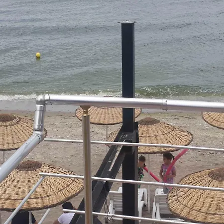 Deniz מלון *